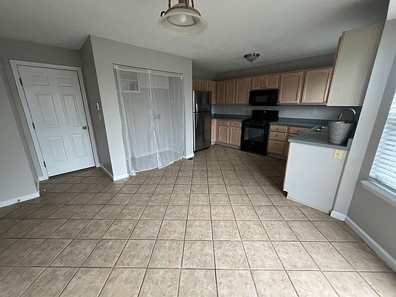 5th image of 2008 Rosedale Ct