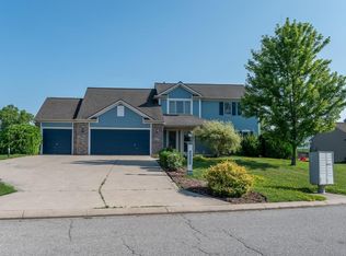 14808 Firethorne Path, Fort Wayne, IN 46814