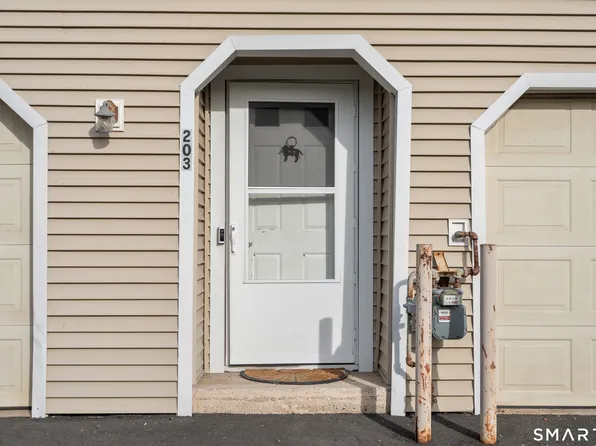 233 Derby Avenue #203, Derby, CT 06418