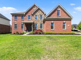 50371 Langley Ct, Novi, MI 48374
