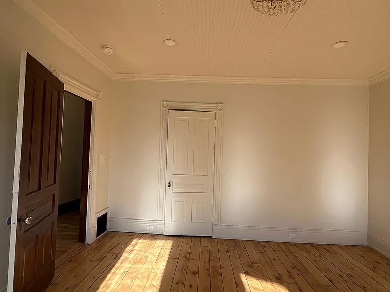 400 N Sherman St — Photo 15