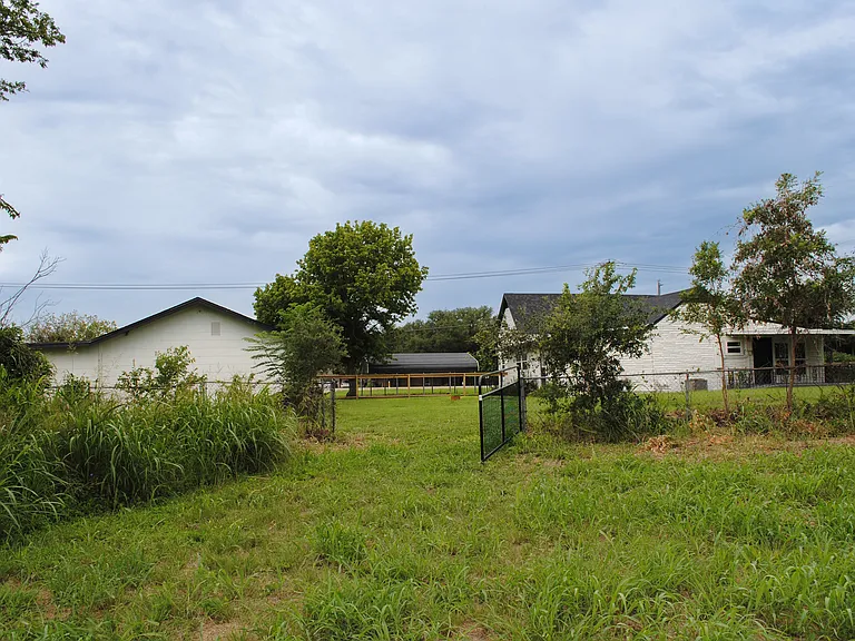 11101 China Spring Rd — Photo 26