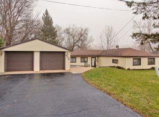 408 N Lily Lake Rd, McHenry, IL 60051
