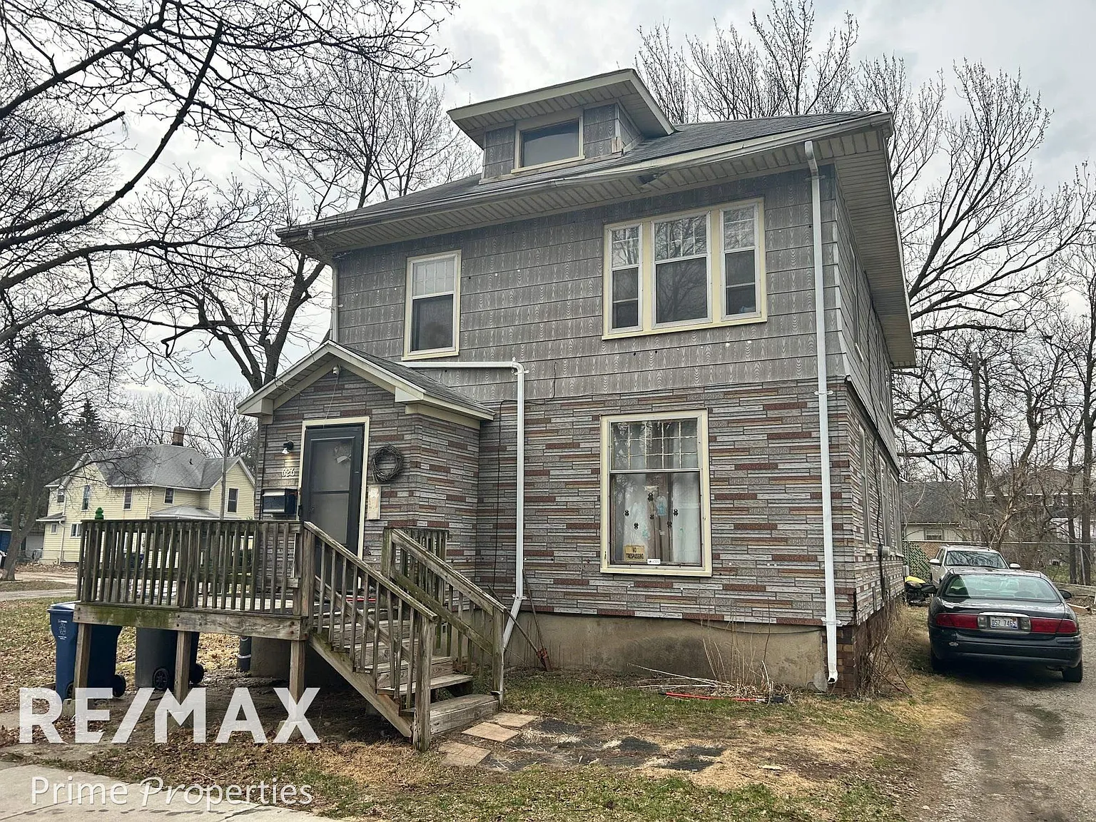 626 E 2nd St photo 1