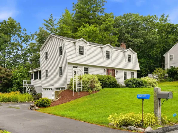 9 Whitman Road, Nashua, NH 03062