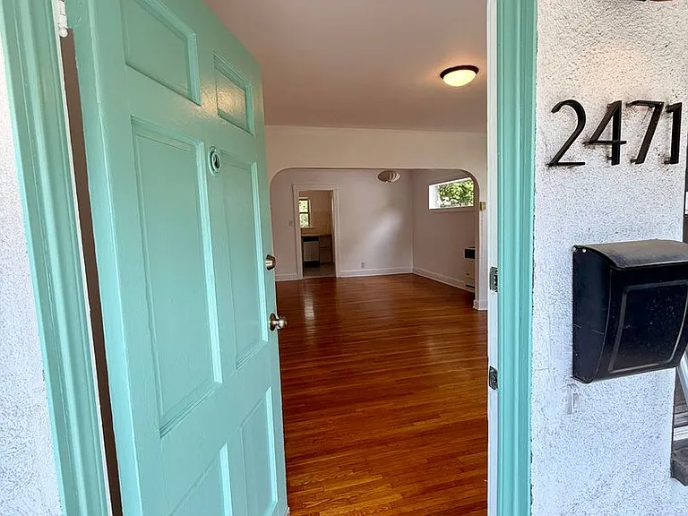 2471 W Ave 32 — Photo 5
