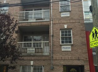 982 Rogers Pl, Bronx, NY 10459
