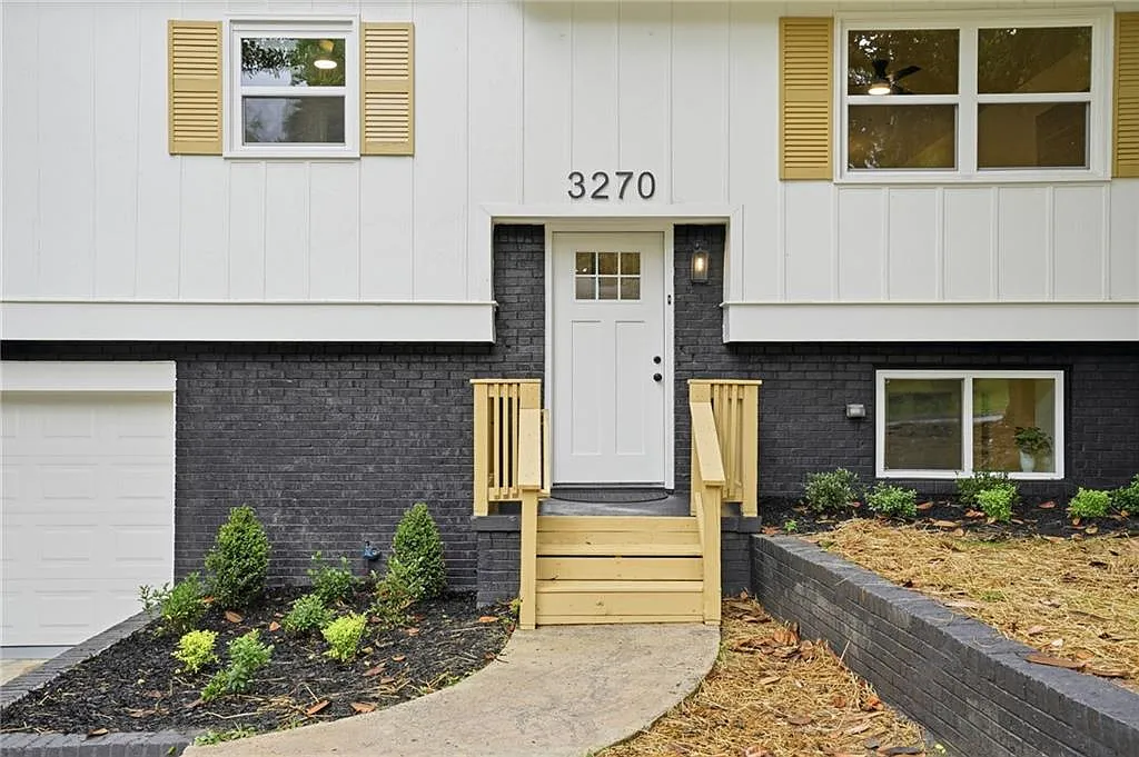 4 bed, 2.0 bath, $2,800 — Photo 4