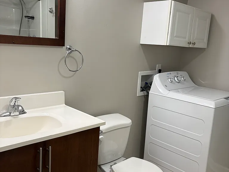 Bathroom/Laundry
