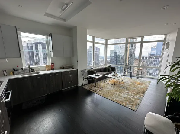 42 West 33rd Street image 1 of 17