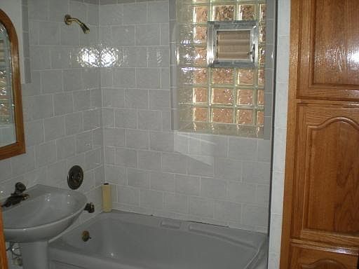 1st image of 4043 N Sawyer Ave APT 1