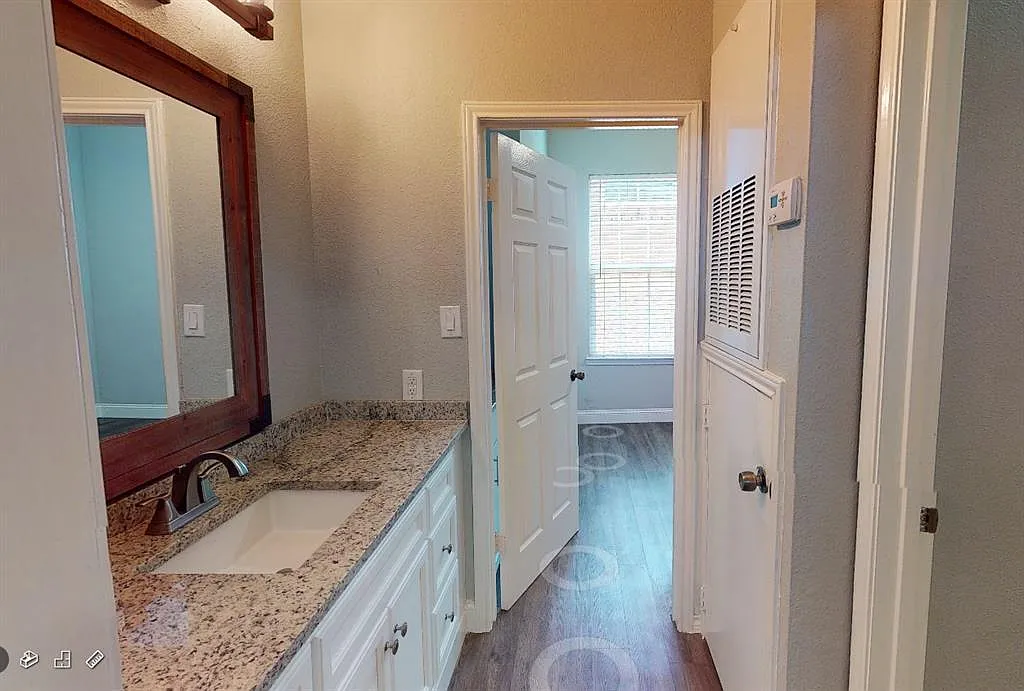 Building Photo - 2814 Nueces St #107