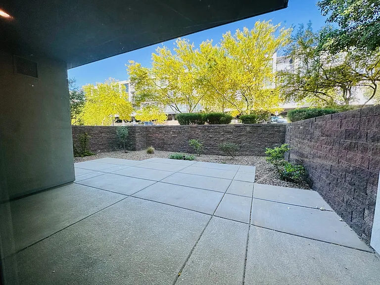 Vantage — Photo 44