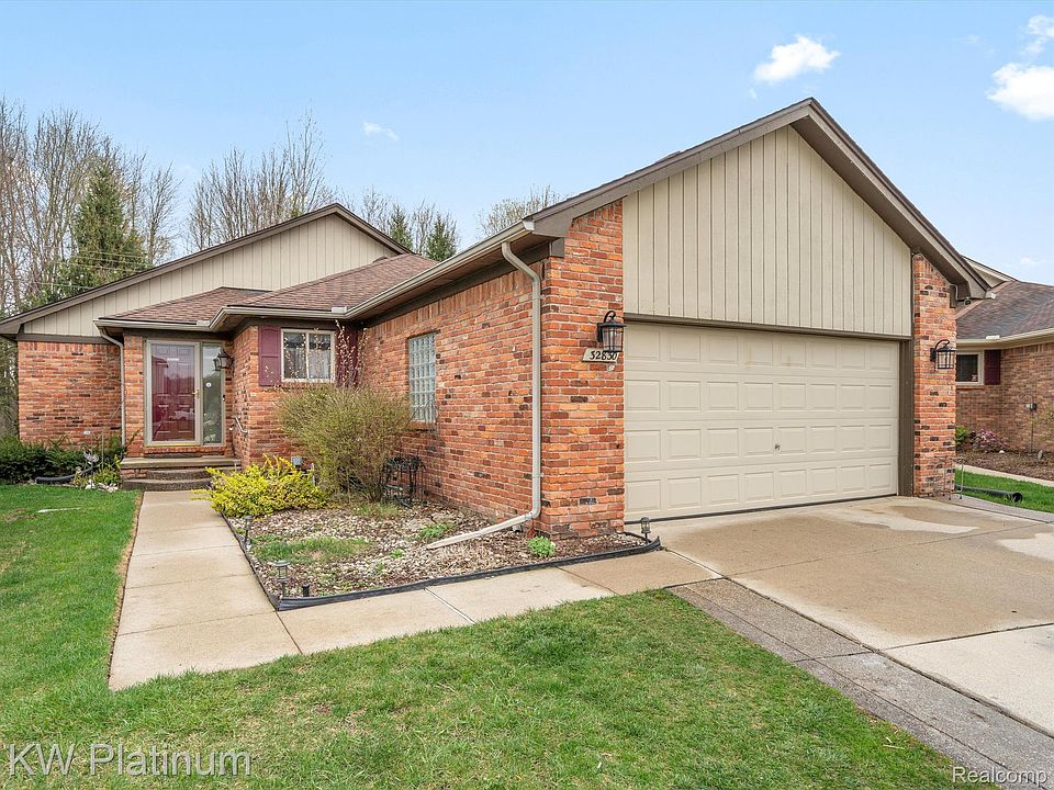 1st image of 32830 Birchwood Dr