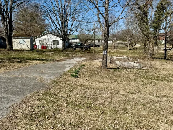 199 S Cedar Ln, Harrodsburg, KY 40330