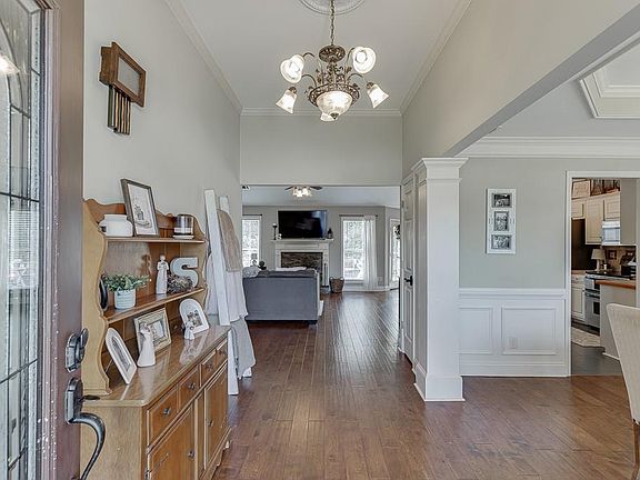 5th image of 131 Wood Cv