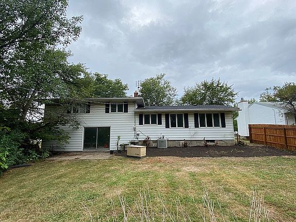 2nd image of 597 Mill St