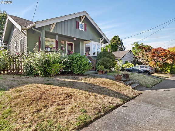 3rd image of 3935 NE 72nd Ave