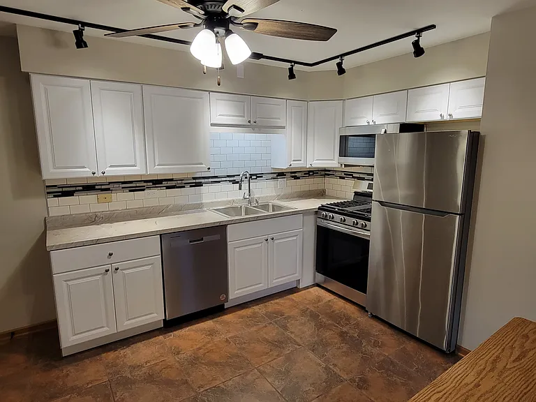 701 Lake St #6 — Photo 4