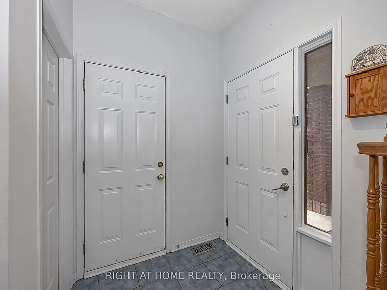 1 Kincardine Dr — Photo 6