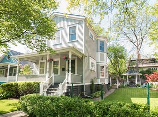 1419 Grove St, Evanston, IL 60201
