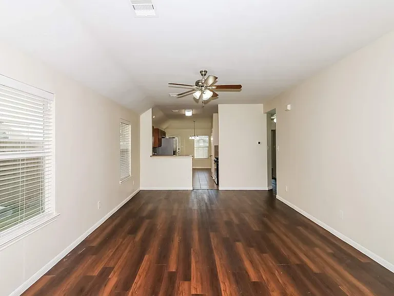 19235 Sandelford Dr — Photo 5
