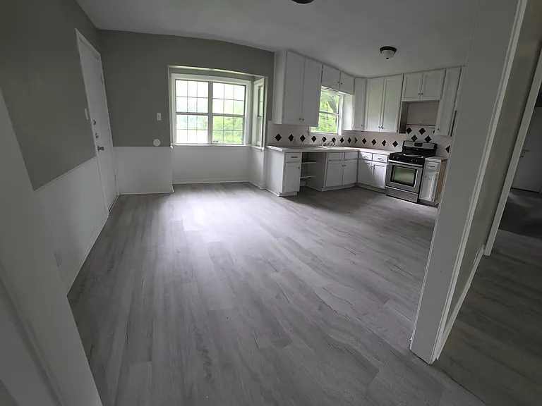 2209 Davis Dr — Photo 3