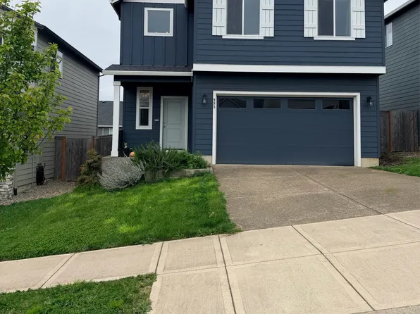 995 NE Wildwood Dr, Estacada, OR 97023