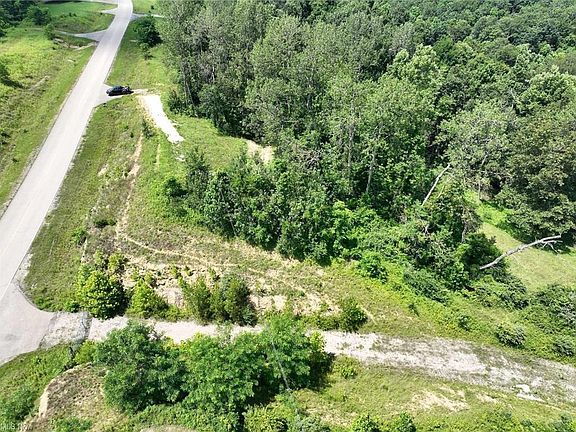 3rd image of 0-13 Point Lookout Rd