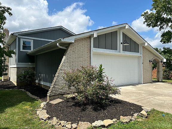 2nd image of 8871 Yorkshire Dr