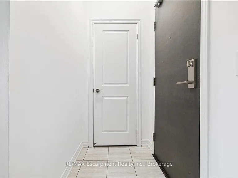 2393 Bronte Rd #205 — Photo 3