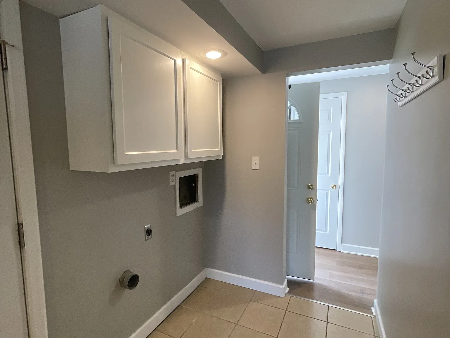 1377 South Maple Avenue - 1 — Photo 3