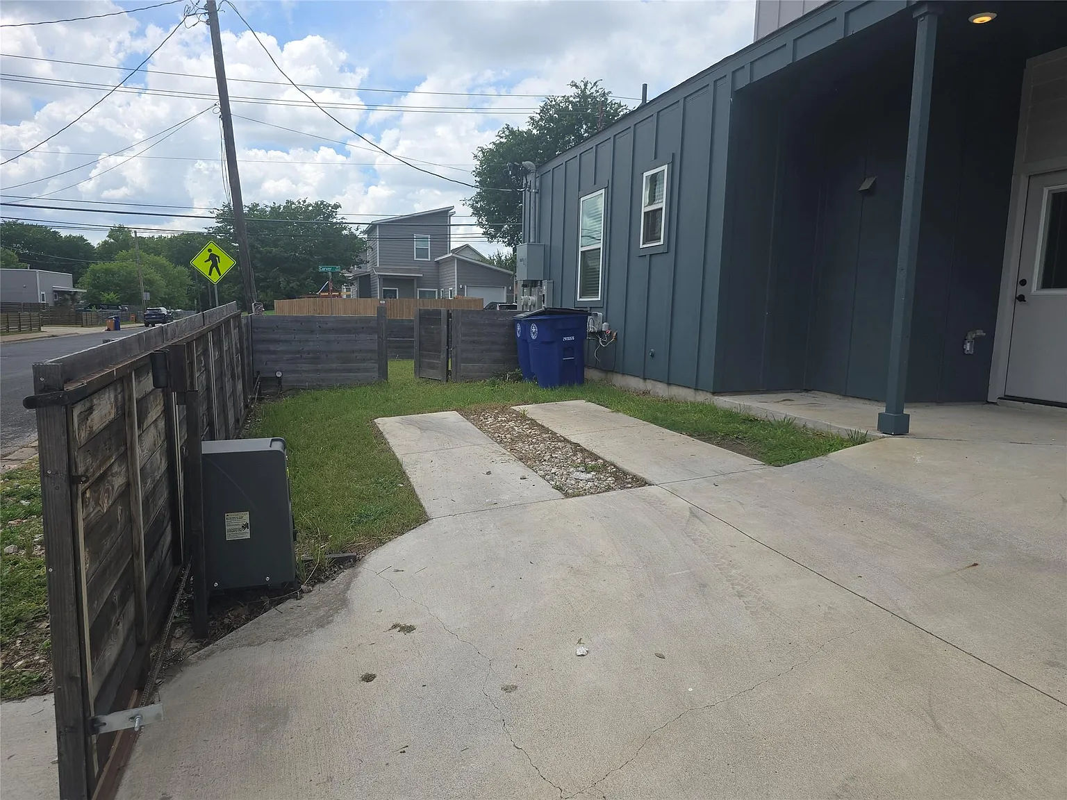 2 bed, 2.0 bath, 1200 sqft, $2,300 — Photo 4