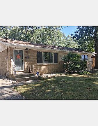 2nd image of 1735 Royal Oak St SW
