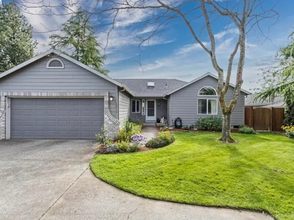 1812 Valeri Dr, Newberg, OR 97132