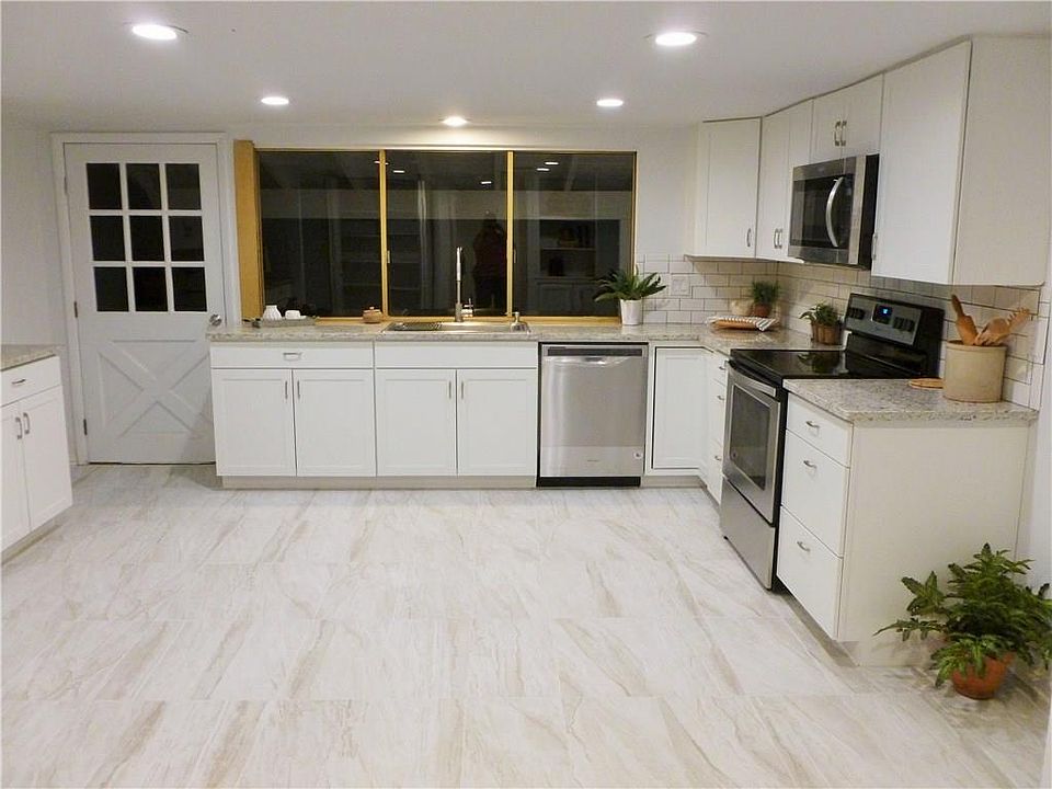 1st image of 5011 Goodwin Dr