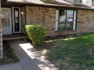 11716 SW 3rd St, Yukon, OK 73099