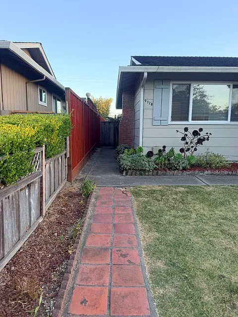 2 bed, 1200 sqft, $3,950 — Photo 1