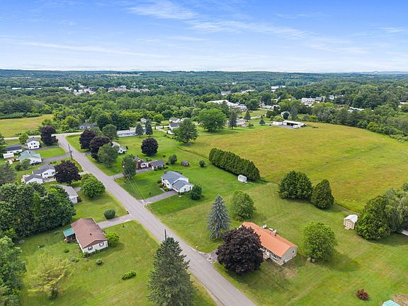3rd image of 34 Kennebec Drive