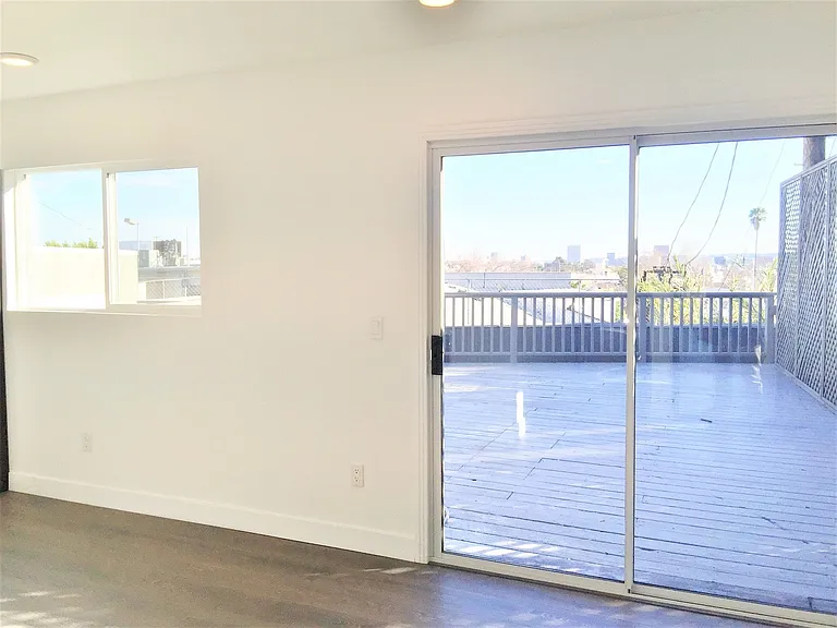 8538 W Knoll Dr — Photo 14