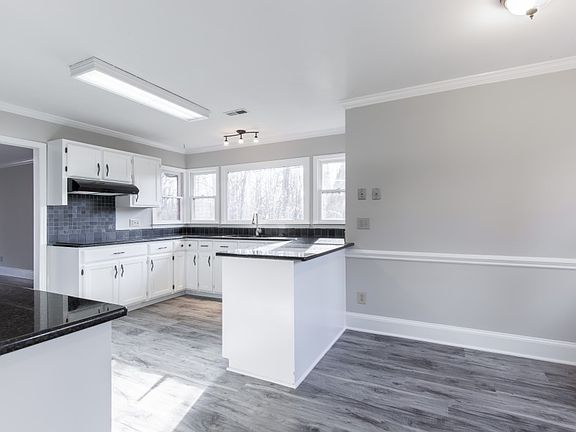 4th image of 7407 Newmans Ln #16