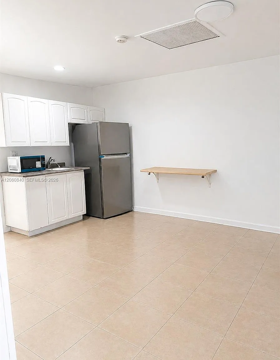 Davie 3-71d — Photo 1