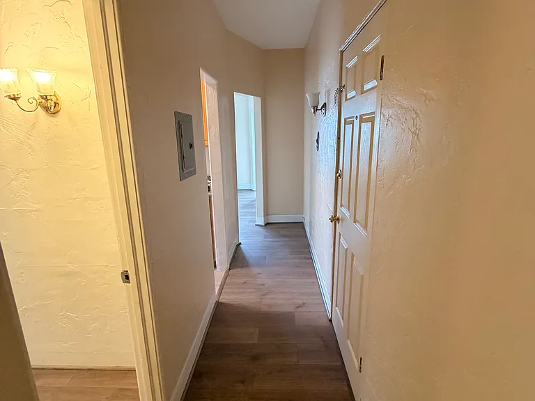 669 Hillsborough St #22 — Photo 3