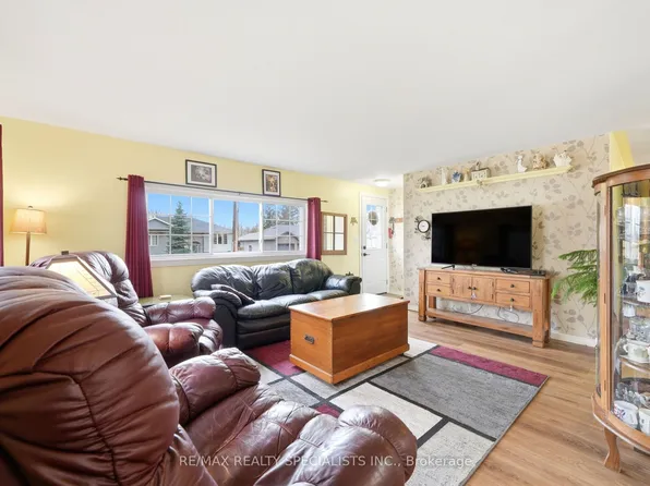 273 Elgin St S, West Grey, ON N0G 1R0