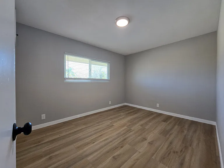 873 E Monterey Ave — Photo 7