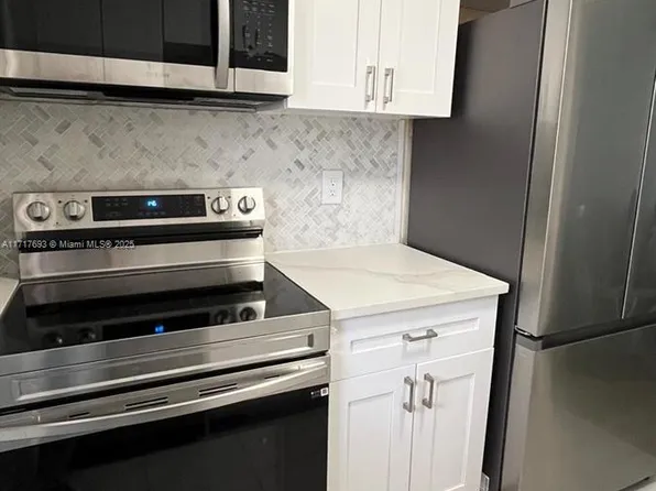 300 NE 20th St #6060, Boca Raton, FL 33431