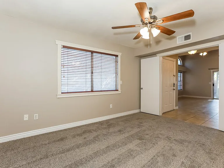 1915 S 39th St #7 — Photo 10