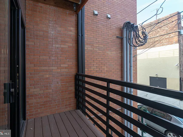 938 New Market St #304 — Photo 7