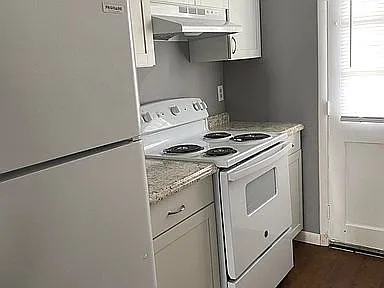 2533 Johnson Dr — Photo 2