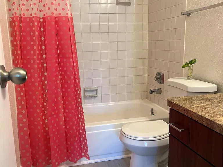 875 Riverside Dr #725 — Photo 11